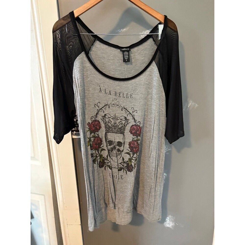 Torrid size 1 1x black mesh and gray baseball t shirt la belle skull